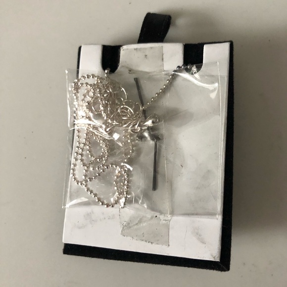 Nwot heart lock and key necklace - Picture 4 of 4